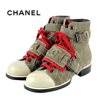 シャネル(CHANEL)のシャネル CHANEL ブーツ ショートブーツ 靴 シューズ スエード グレー系 レッド ココマーク レースアップ(ブーツ)