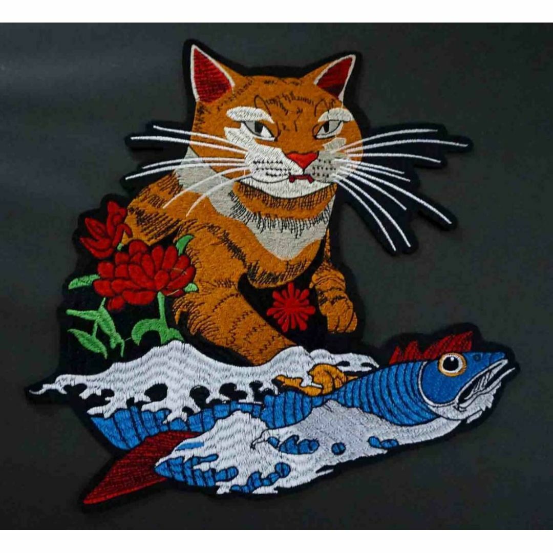 特大《飛魚板サーファーJP花猫》猫浮世絵《 ねこ 魚 蓮 花火 波》刺繍ワッペン ハンドメイドの素材/材料(各種パーツ)の商品写真