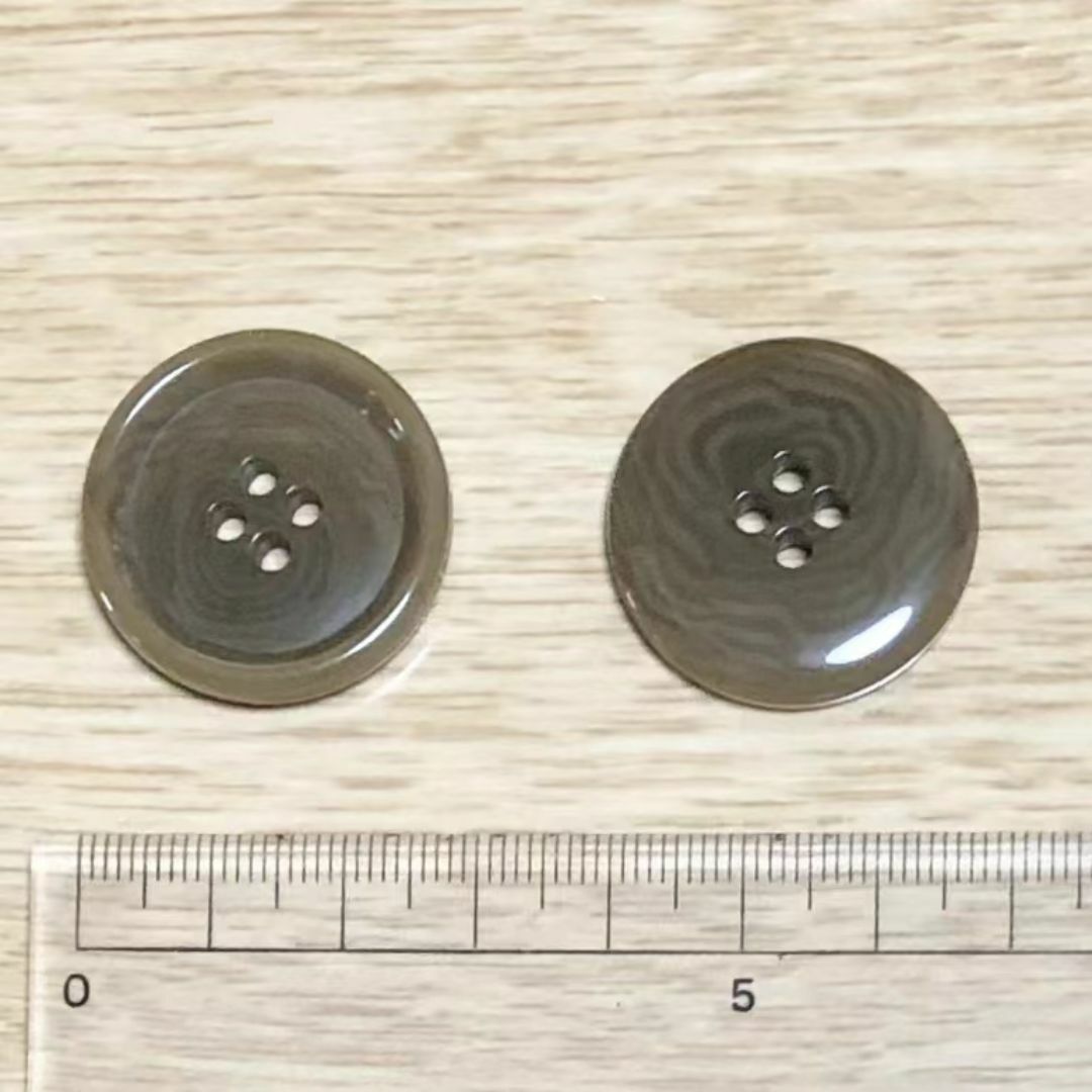 【新品未使用】ボタン（大）17個（バラ売りOK） ハンドメイドの素材/材料(その他)の商品写真