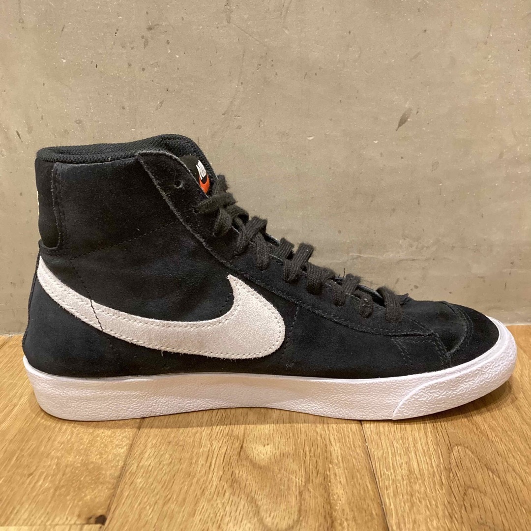 NIKE(ナイキ)のNIKE ナイキ BLAZER MID 77 SUEDE メンズ　スニーカー メンズの靴/シューズ(スニーカー)の商品写真