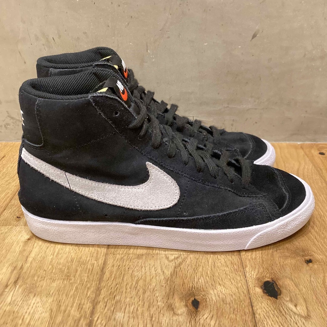 NIKE(ナイキ)のNIKE ナイキ BLAZER MID 77 SUEDE メンズ　スニーカー メンズの靴/シューズ(スニーカー)の商品写真