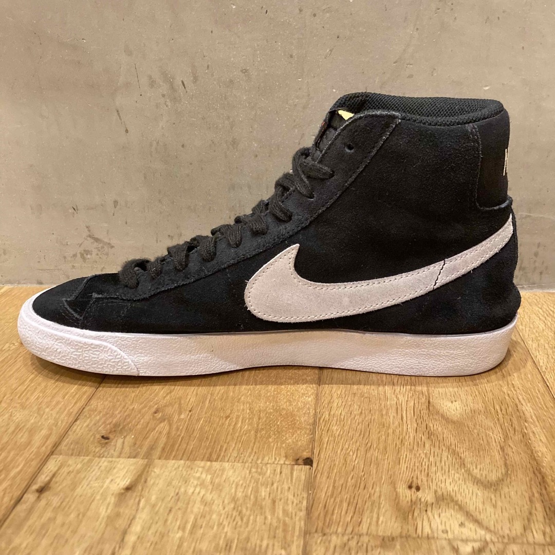 NIKE(ナイキ)のNIKE ナイキ BLAZER MID 77 SUEDE メンズ　スニーカー メンズの靴/シューズ(スニーカー)の商品写真