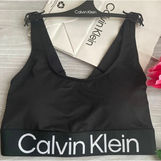 カルバンクライン(Calvin Klein)のカルバンクライン ブラ　M スポーツブラ　パット付き　ヨガ　CK ブラ 黒　ロゴ(その他)