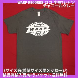 チャコール 3サイズ有/缶バッジ付 Warp Records ロゴTシャツ -3(ミュージシャン)