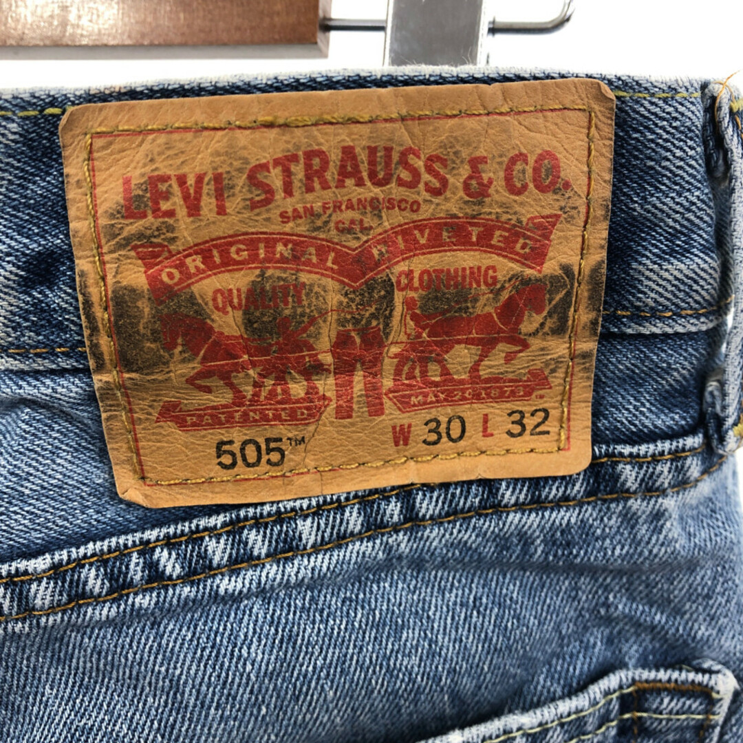 Levi's(リーバイス)のLevi's リーバイス 505 デニムパンツ アメカジ ブルー (メンズ W30 L32) 中古 古着 Q3343 メンズのパンツ(デニム/ジーンズ)の商品写真