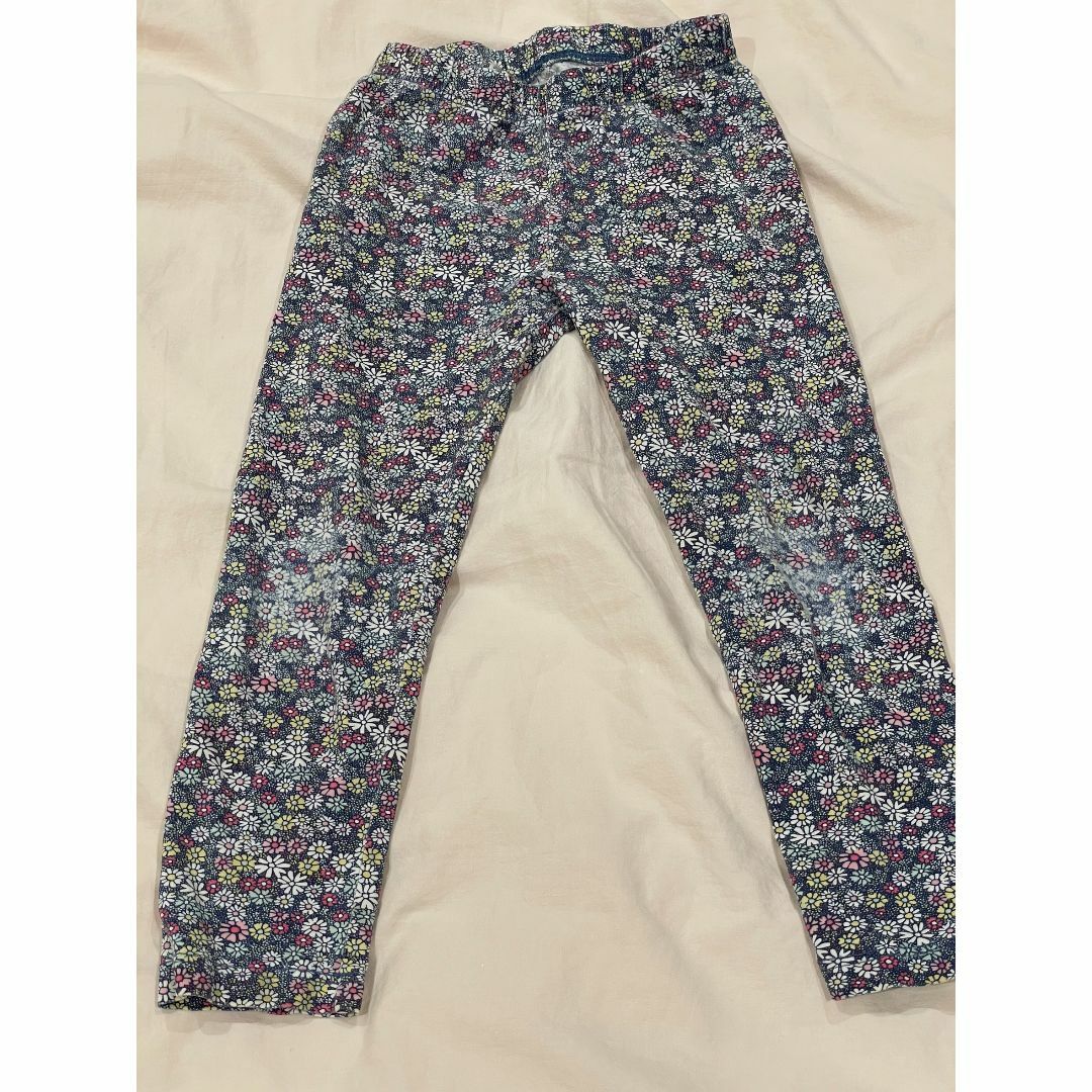 GAP Kids(ギャップキッズ)のGAPギャップキッズ　花柄　キッズ　タイツ　レギンス　スパッツ キッズ/ベビー/マタニティのキッズ服女の子用(90cm~)(パンツ/スパッツ)の商品写真