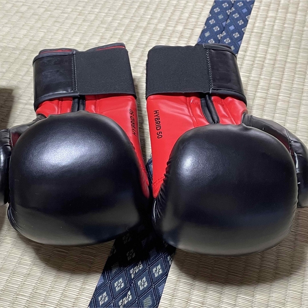 adidas(アディダス)のボクシンググローブ　美品　2セット スポーツ/アウトドアのスポーツ/アウトドア その他(ボクシング)の商品写真