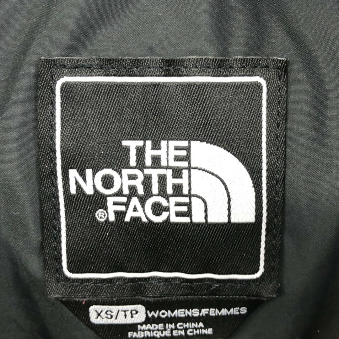 THE NORTH FACE(ザノースフェイス)のTHE NORTH FACE ノースフェイス フーデッド ダウンベスト アウトドア 550フィル ブラック (レディース XS) 中古 古着 Q3402 レディースのジャケット/アウター(ダウンベスト)の商品写真