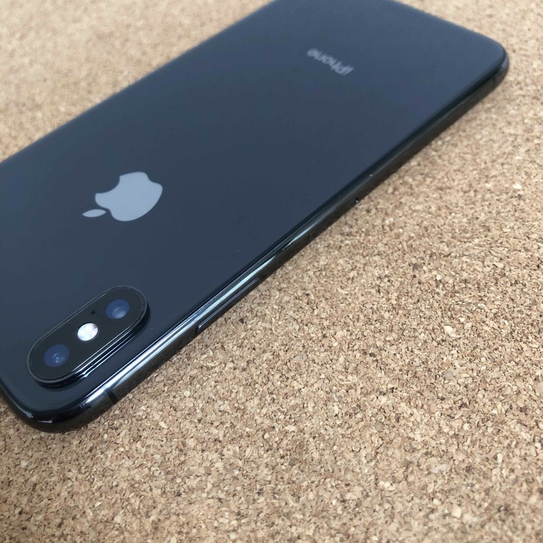 iPhone(アイフォーン)の323【早い者勝ち】美品☆電池最良好☆iPhoneX 64GB SIMフリー☆ スマホ/家電/カメラのスマートフォン/携帯電話(スマートフォン本体)の商品写真