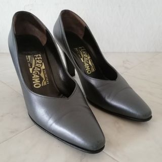 サルヴァトーレフェラガモ(Salvatore Ferragamo)のサルヴァトーレフェラガモ FERAGAMO 本革パンプス 6 C(ハイヒール/パンプス)