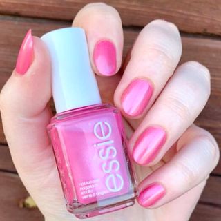 エッシー(Essie)のessie 220 パール❤︎ガーリーなピンク 複数購入割&おまけポリ(マニキュア)