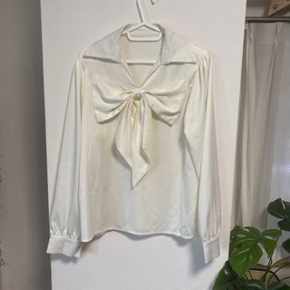 シーイン(SHEIN)のシャツ リボン(シャツ/ブラウス(長袖/七分))