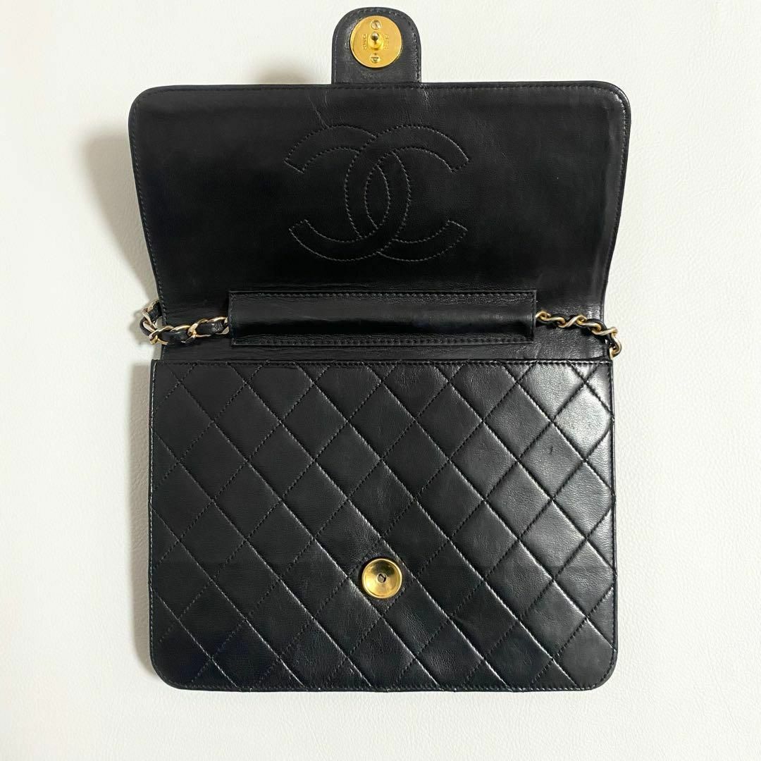 CHANEL(シャネル)のCHANEL / マトラッセ チェーンショルダーバッグ ラムスキン レディースのバッグ(ショルダーバッグ)の商品写真