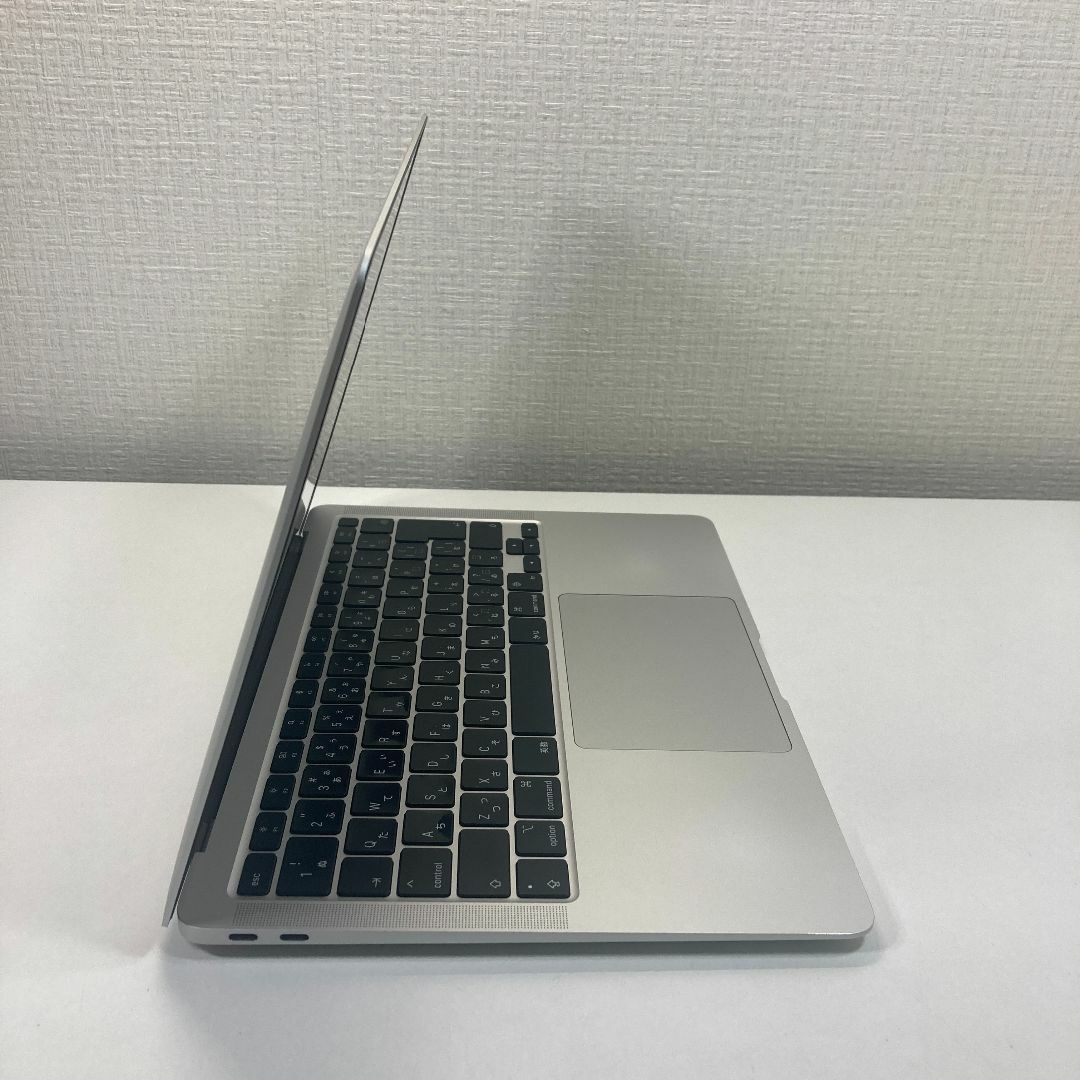 Apple(アップル)のApple MacBook Air M1 ノートパソコン （S84） スマホ/家電/カメラのPC/タブレット(ノートPC)の商品写真