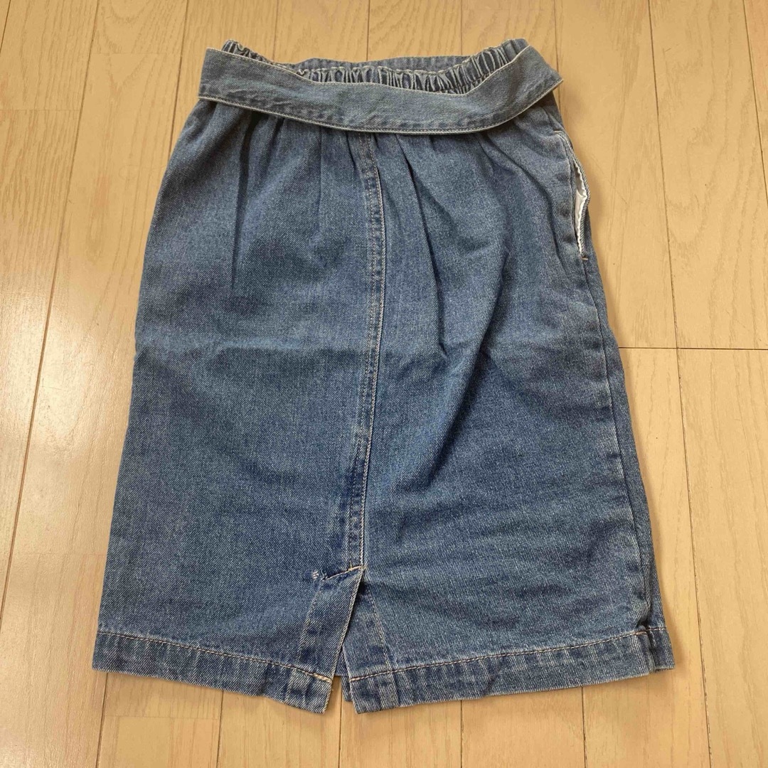 キッズ　１３０センチ　デニムミディアムスカート キッズ/ベビー/マタニティのキッズ服女の子用(90cm~)(スカート)の商品写真
