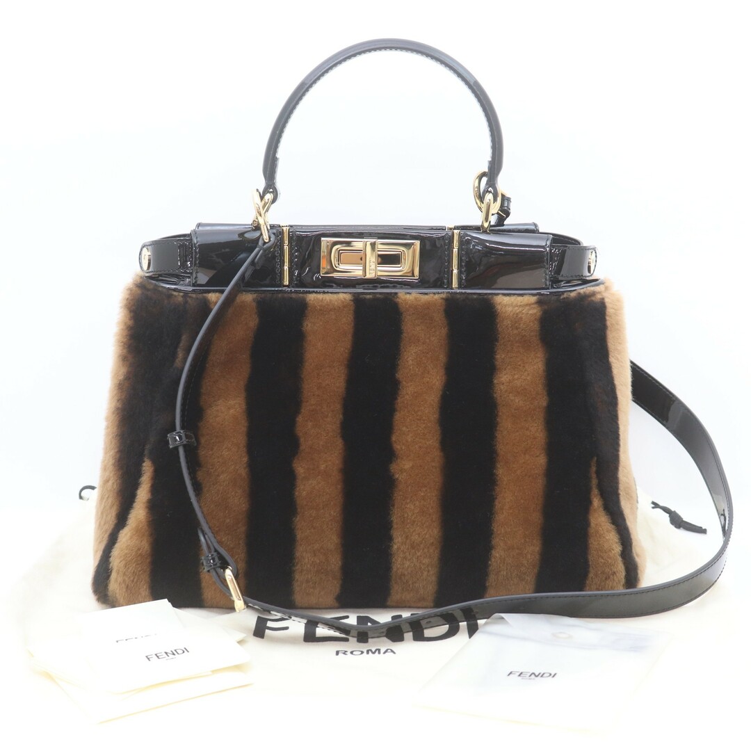 FENDI(フェンディ)のIT3YRZ5K7GK0 美品 FENDI フェンディ ピーカブー レギュラー ムートン レザー エナメル 8BN290 ブラック ブラウン ゴールド金具 レディース バッグ レディースのバッグ(ハンドバッグ)の商品写真