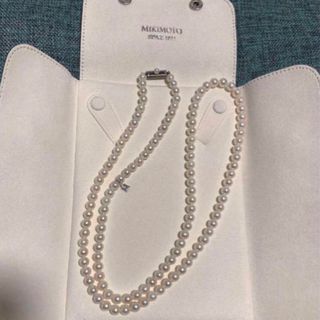 ミキモト(MIKIMOTO)のミキモト　ロングパールネックレス　Mチャーム付(ネックレス)