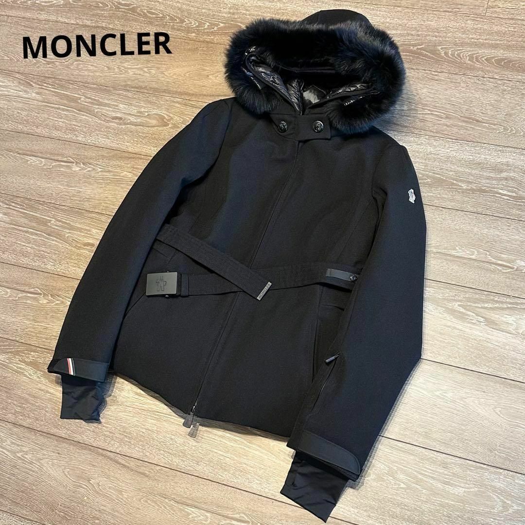 MONCLER(モンクレール)のモンクレール　グレノーブル　BAUGES　ブルーフォックス　ダウンジャケット　4 レディースのジャケット/アウター(ダウンジャケット)の商品写真