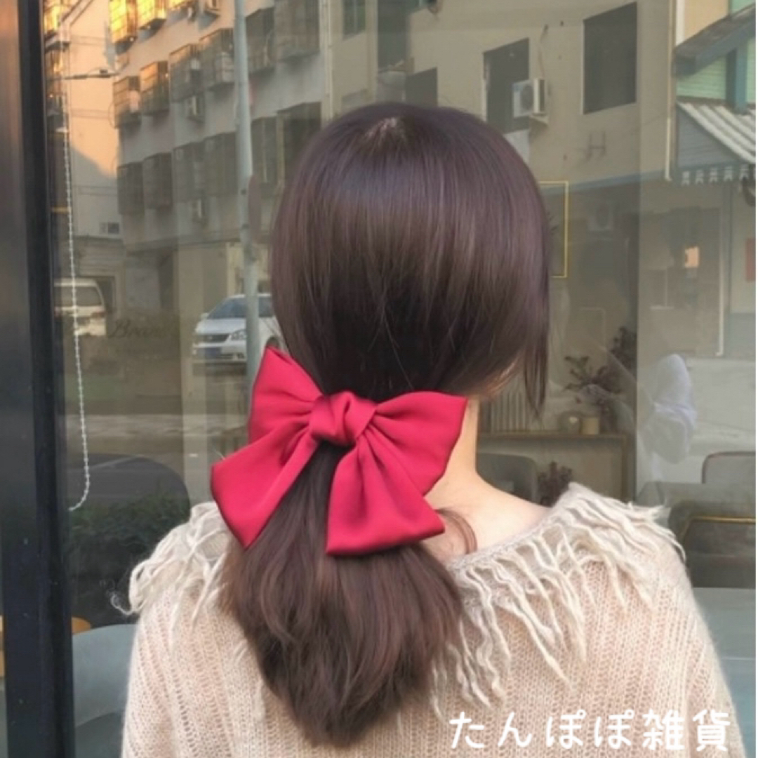 レッド　大人気　大きめ　サテン生地　バレッタ　ヘアピン　お洒落可愛い高級 レディースのヘアアクセサリー(バレッタ/ヘアクリップ)の商品写真