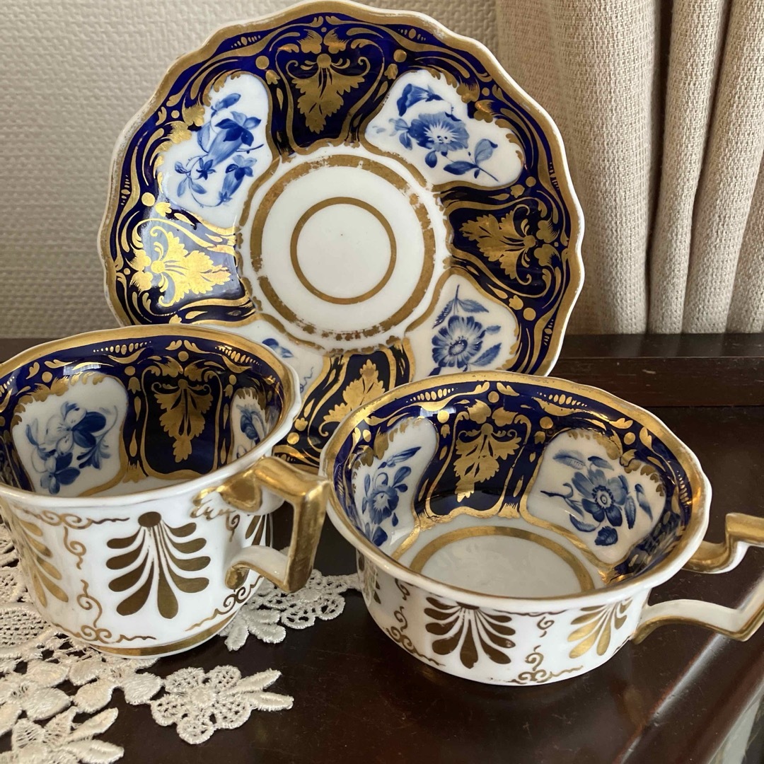 WEDGWOOD(ウェッジウッド)の英国アンティーク　リッジウェイ　金彩コバルト　ブルーカマイユのトゥルートリオ インテリア/住まい/日用品のキッチン/食器(グラス/カップ)の商品写真