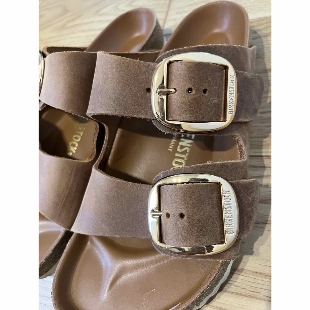 BIRKENSTOCK(ビルケンシュトック)のBIRKENSTOCK Arizona Big Buckle レディースの靴/シューズ(サンダル)の商品写真