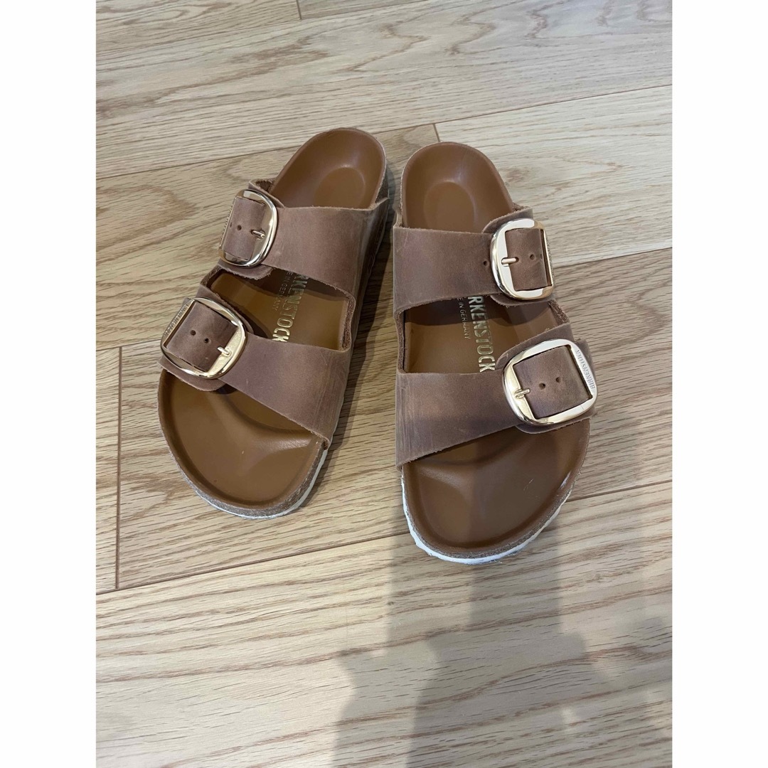 BIRKENSTOCK(ビルケンシュトック)のBIRKENSTOCK Arizona Big Buckle レディースの靴/シューズ(サンダル)の商品写真