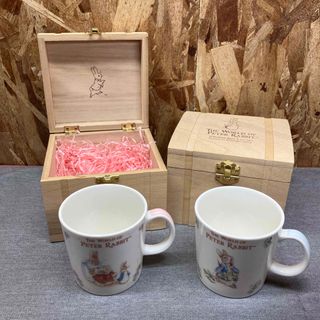 【Nと1408】ピーターラビット　カップ　木箱付き 2個セットマグカップ (グラス/カップ)