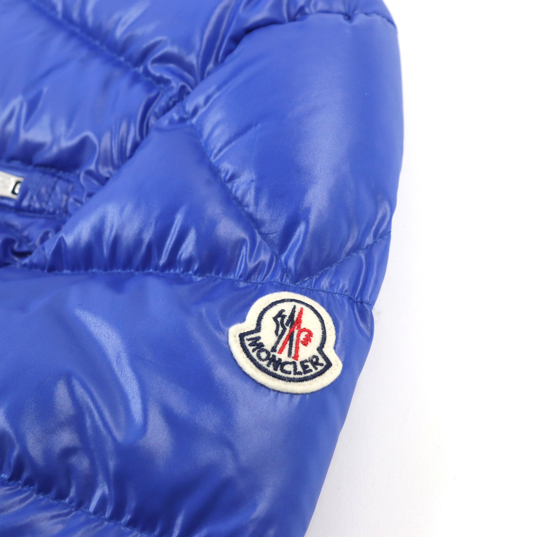 MONCLER(モンクレール)の極美品○MONCLER モンクレール E20914091605 68950 BERRIAT GIUBBOTTO ロゴワッペン付き キルティング加工 スタンドカラー ダブルジップ バイカーダウンジャケット ブルー 4 正規品 メンズ メンズのジャケット/アウター(ダウンジャケット)の商品写真