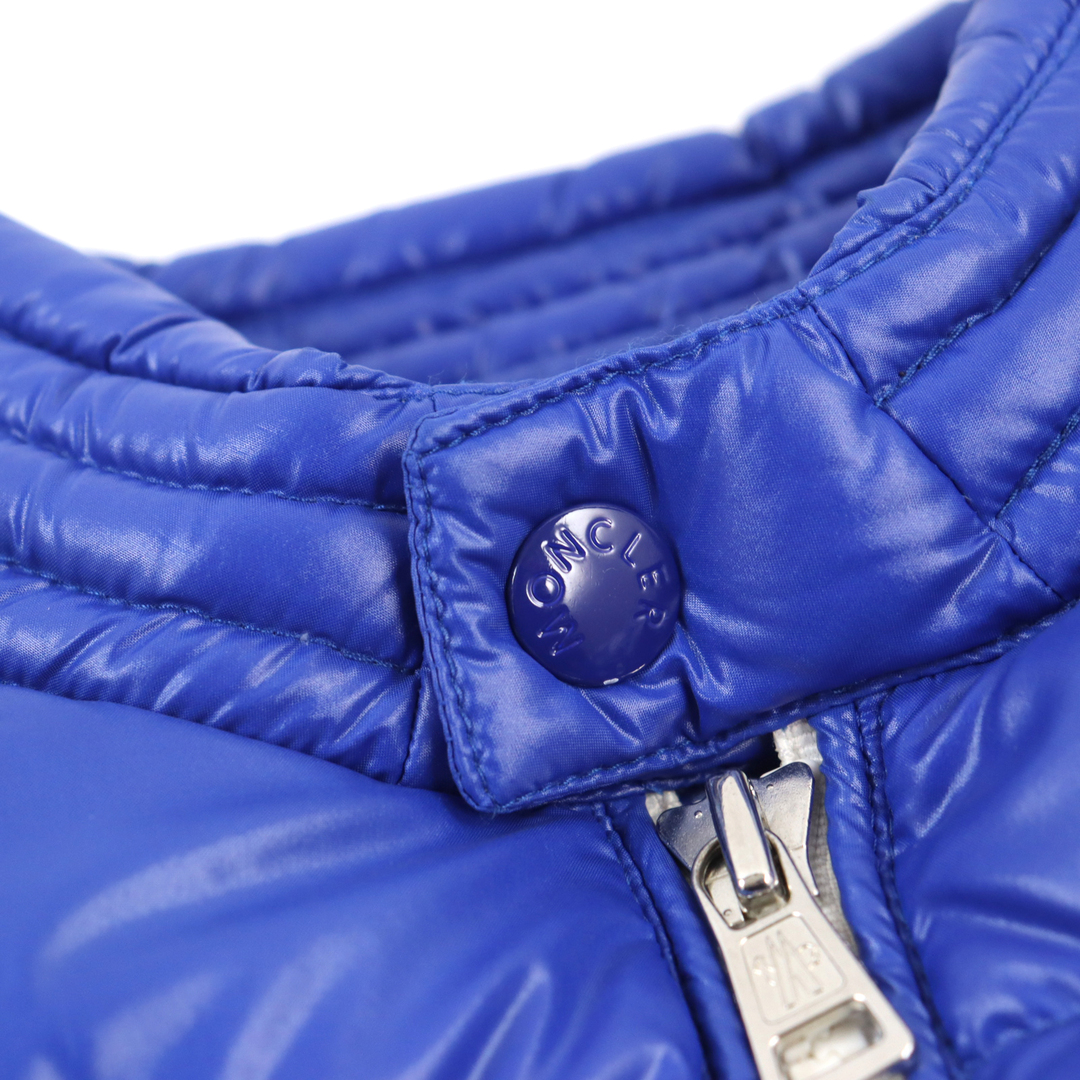 MONCLER(モンクレール)の極美品○MONCLER モンクレール E20914091605 68950 BERRIAT GIUBBOTTO ロゴワッペン付き キルティング加工 スタンドカラー ダブルジップ バイカーダウンジャケット ブルー 4 正規品 メンズ メンズのジャケット/アウター(ダウンジャケット)の商品写真