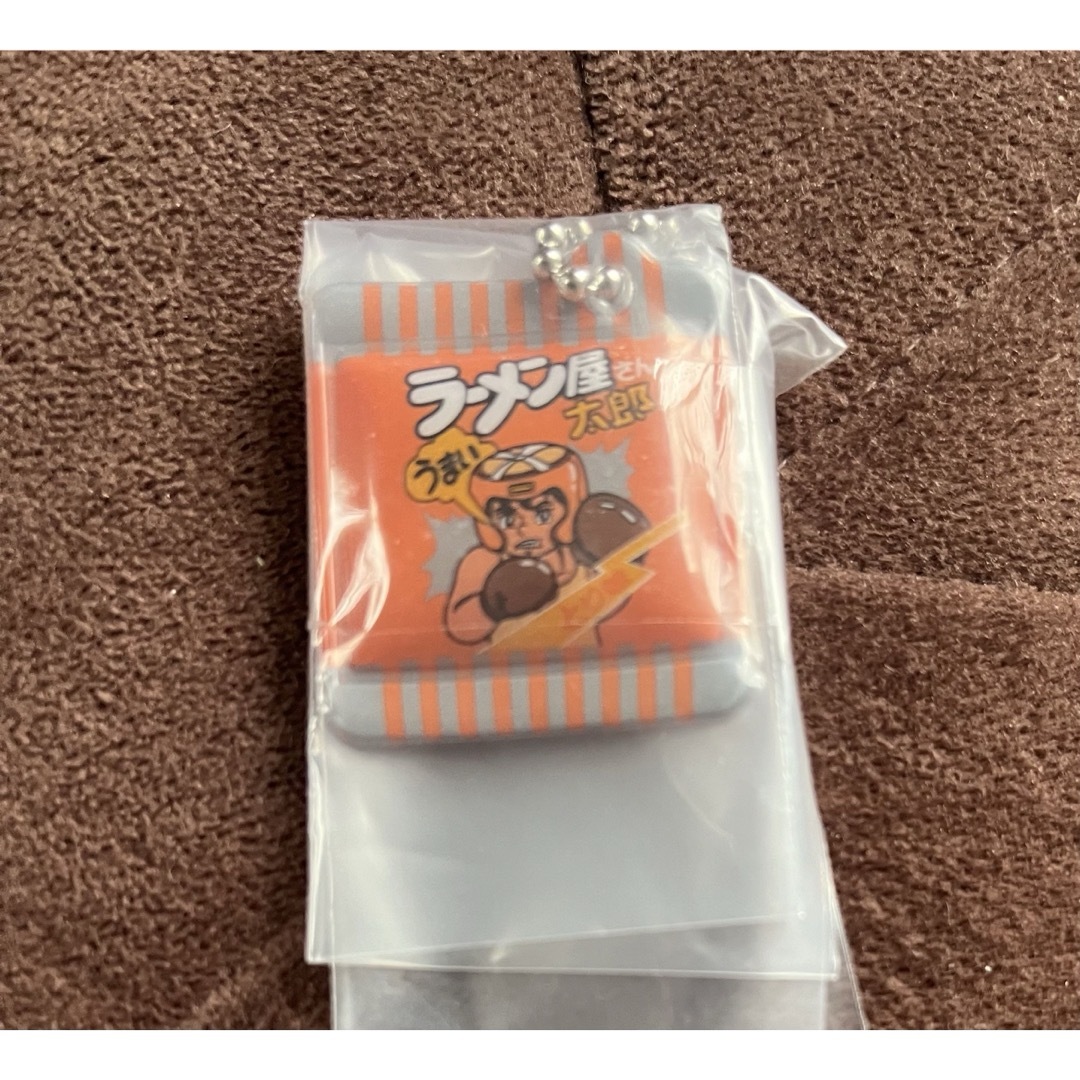 やおきん　スナック菓子シャカシャカチャーム　ラーメン屋さん太郎 エンタメ/ホビーのおもちゃ/ぬいぐるみ(キャラクターグッズ)の商品写真