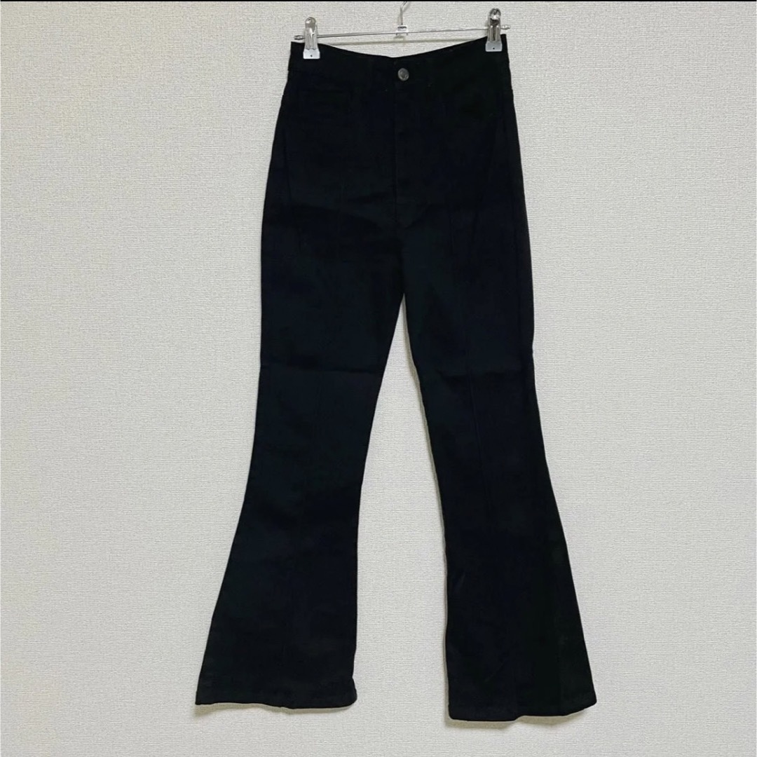 フレアデニム　フレアジーンズ　黒デニム　ブラックフレア　フレアパンツ　GRL レディースのパンツ(デニム/ジーンズ)の商品写真