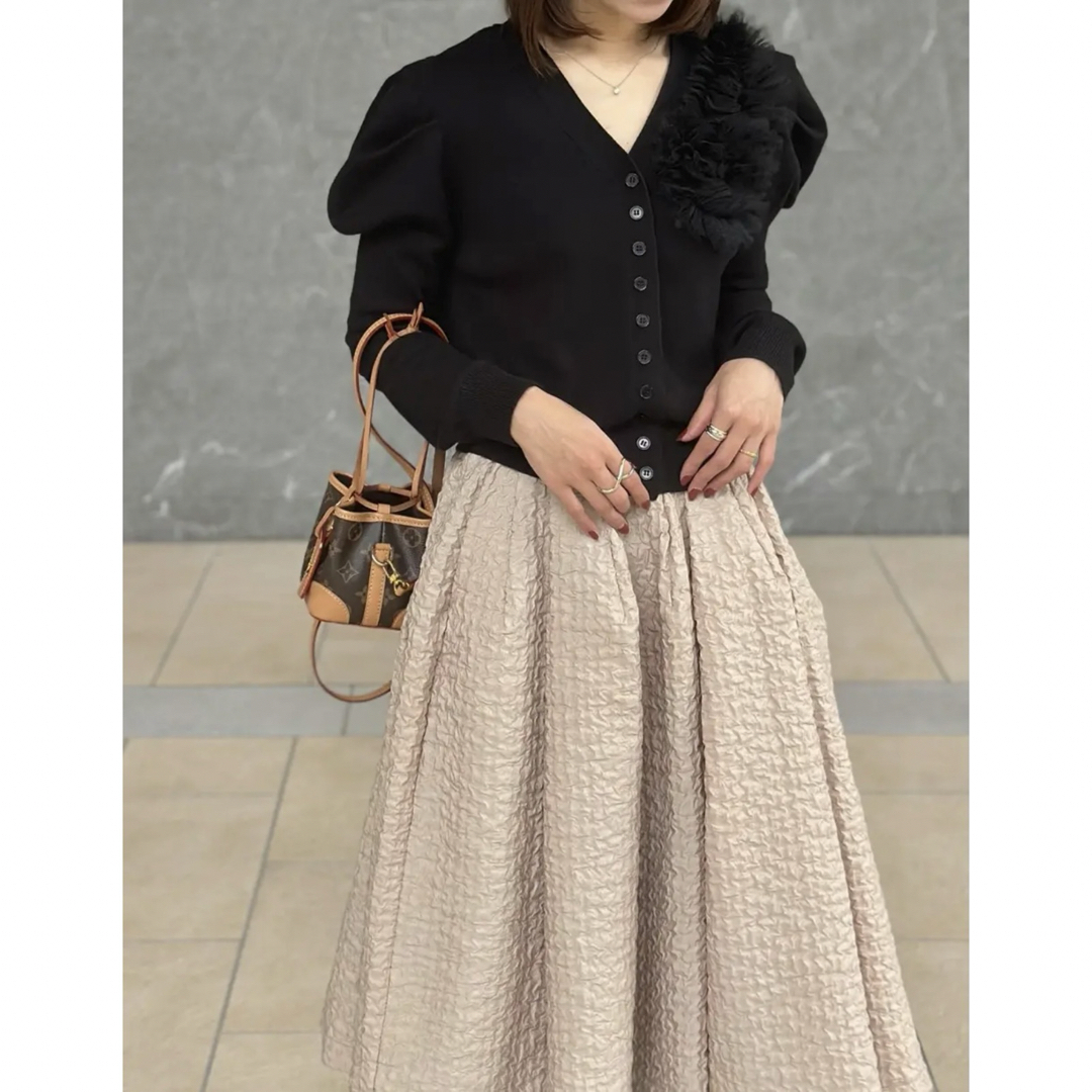 ZARA(ザラ)のHEYON swan skirt milk tea フレアスカート　新色　新品 レディースのスカート(ロングスカート)の商品写真