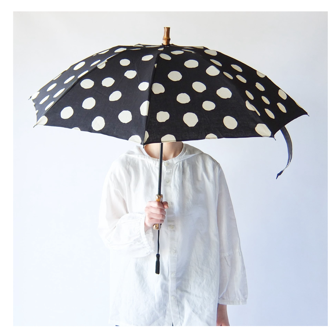 ツタエノヒガサ　うさぎのたすき　黒玉　折りたたみ日傘 レディースのファッション小物(傘)の商品写真