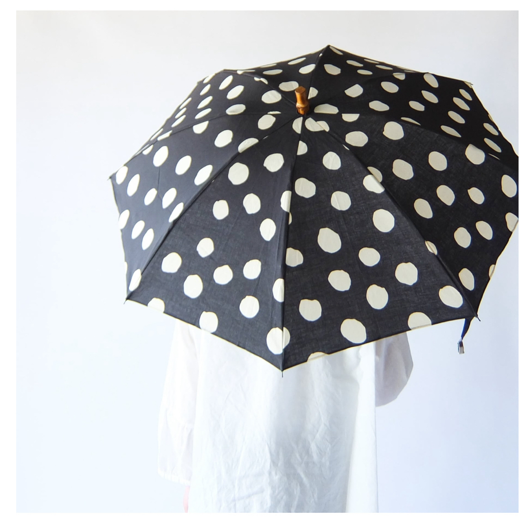 ツタエノヒガサ　うさぎのたすき　黒玉　折りたたみ日傘 レディースのファッション小物(傘)の商品写真
