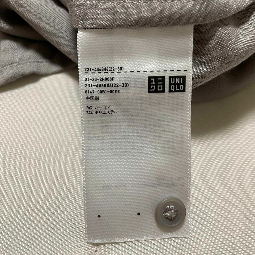 UNIQLO(ユニクロ)のxx6 ユニクロ UNIQLO/レーヨンブラウス/トップス/襟付き/グレー レディースのトップス(シャツ/ブラウス(半袖/袖なし))の商品写真