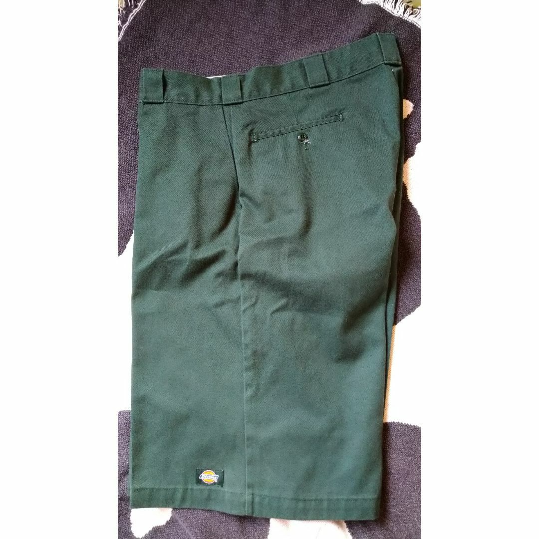 Dickies(ディッキーズ)のdickies ダーク グリーン ハーフ ショート パンツ　36 インチ メンズのパンツ(ショートパンツ)の商品写真
