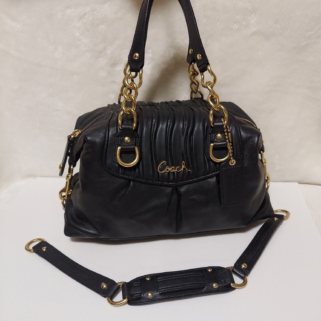 COACH(コーチ)の(極美品)COACH F17647 2way バッグ ブラック ゴールド レディースのバッグ(ショルダーバッグ)の商品写真