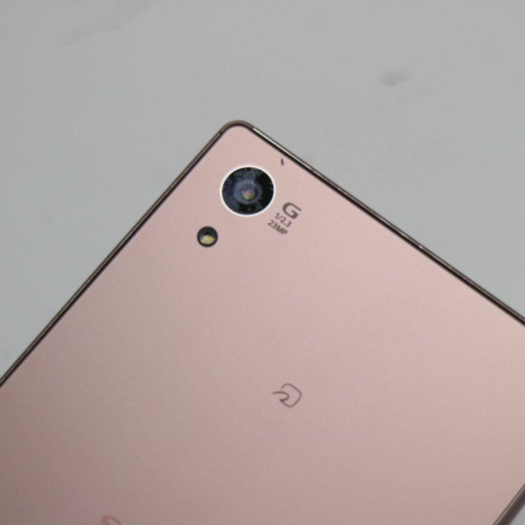 SONY(ソニー)の中古 au SOV32 Xperia Z5 ピンク  SIMロック解除済み M333 スマホ/家電/カメラのスマートフォン/携帯電話(スマートフォン本体)の商品写真