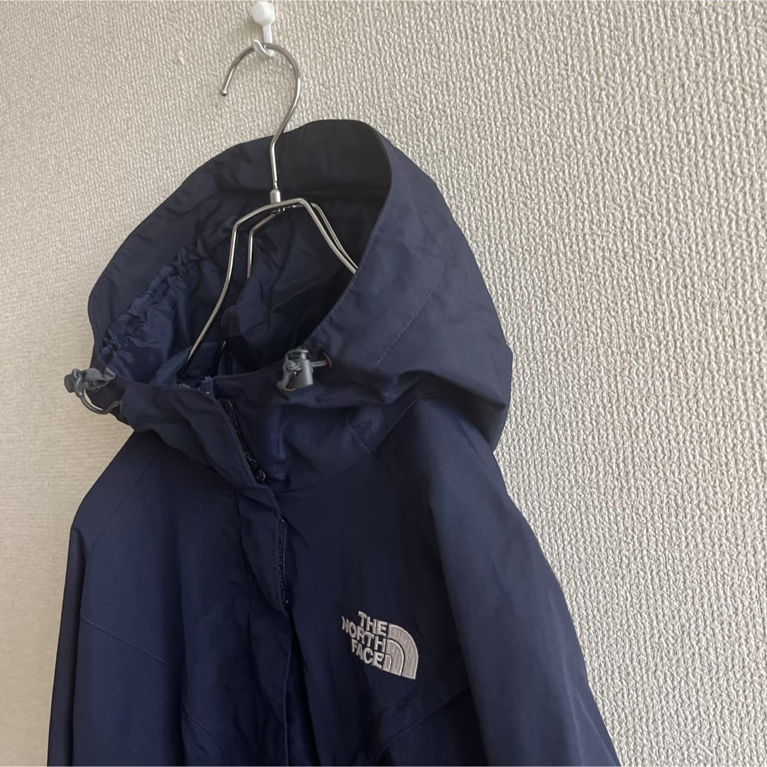 THE NORTH FACE(ザノースフェイス)のノースフェイス　マウンテンパーカー　ネイビー　レディースＬ レディースのジャケット/アウター(ナイロンジャケット)の商品写真