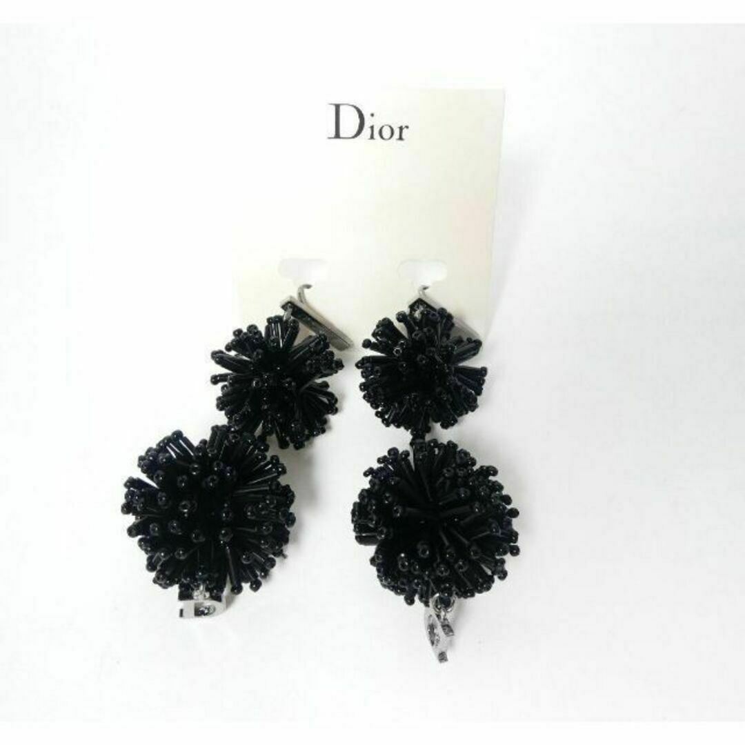 Dior(ディオール)の極美品 DIOR ロゴ ポンポンデザイン 両耳用 イヤリング レディースのアクセサリー(イヤリング)の商品写真