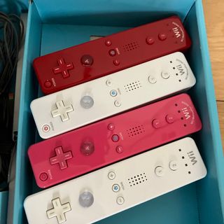 ニンテンドウ(任天堂)のWii(家庭用ゲーム機本体)