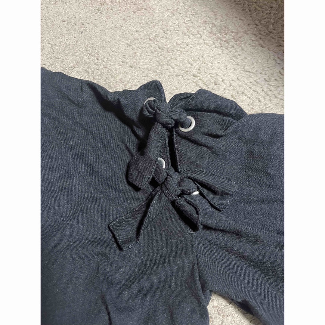 OLIVEdesOLIVE(オリーブデオリーブ)のオリーブデオリーブ　黒ショルダーカットトップス レディースのトップス(Tシャツ(半袖/袖なし))の商品写真