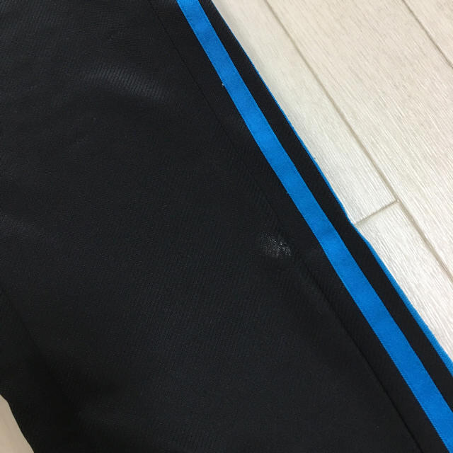 adidas(アディダス)のアディダス パンツ 140 キッズ/ベビー/マタニティのキッズ服男の子用(90cm~)(パンツ/スパッツ)の商品写真