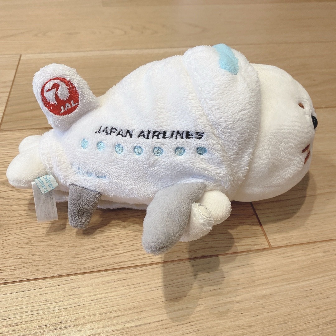 JAL(日本航空)(ジャル(ニホンコウクウ))のしろたん ぬいぐるみ JALコラボ エンタメ/ホビーのおもちゃ/ぬいぐるみ(ぬいぐるみ)の商品写真