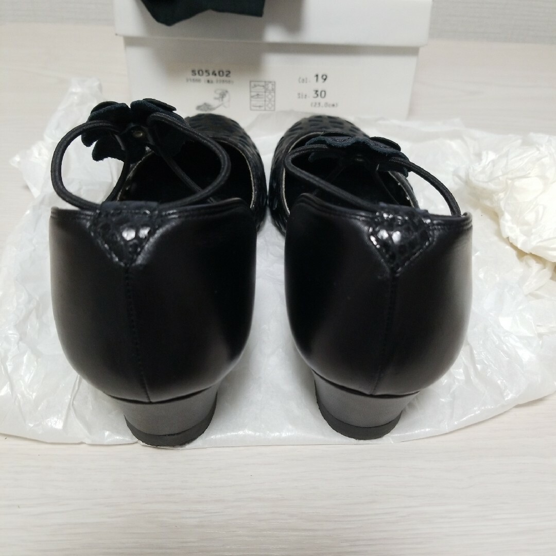 マークスリング ミュール シューズ サンダル 靴 黒色 23cm 花 レザー レディースの靴/シューズ(サンダル)の商品写真