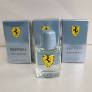 フェラーリ(Ferrari)の新品未使用フェラーリ　ライトエッセンス　3本セット(香水(男性用))