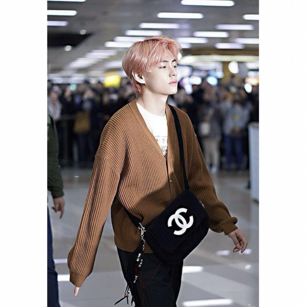 CHANEL(シャネル)の【BTSテテ着用！】シャネル　CHANEL ノベルティ　バッグ レディースのバッグ(ショルダーバッグ)の商品写真