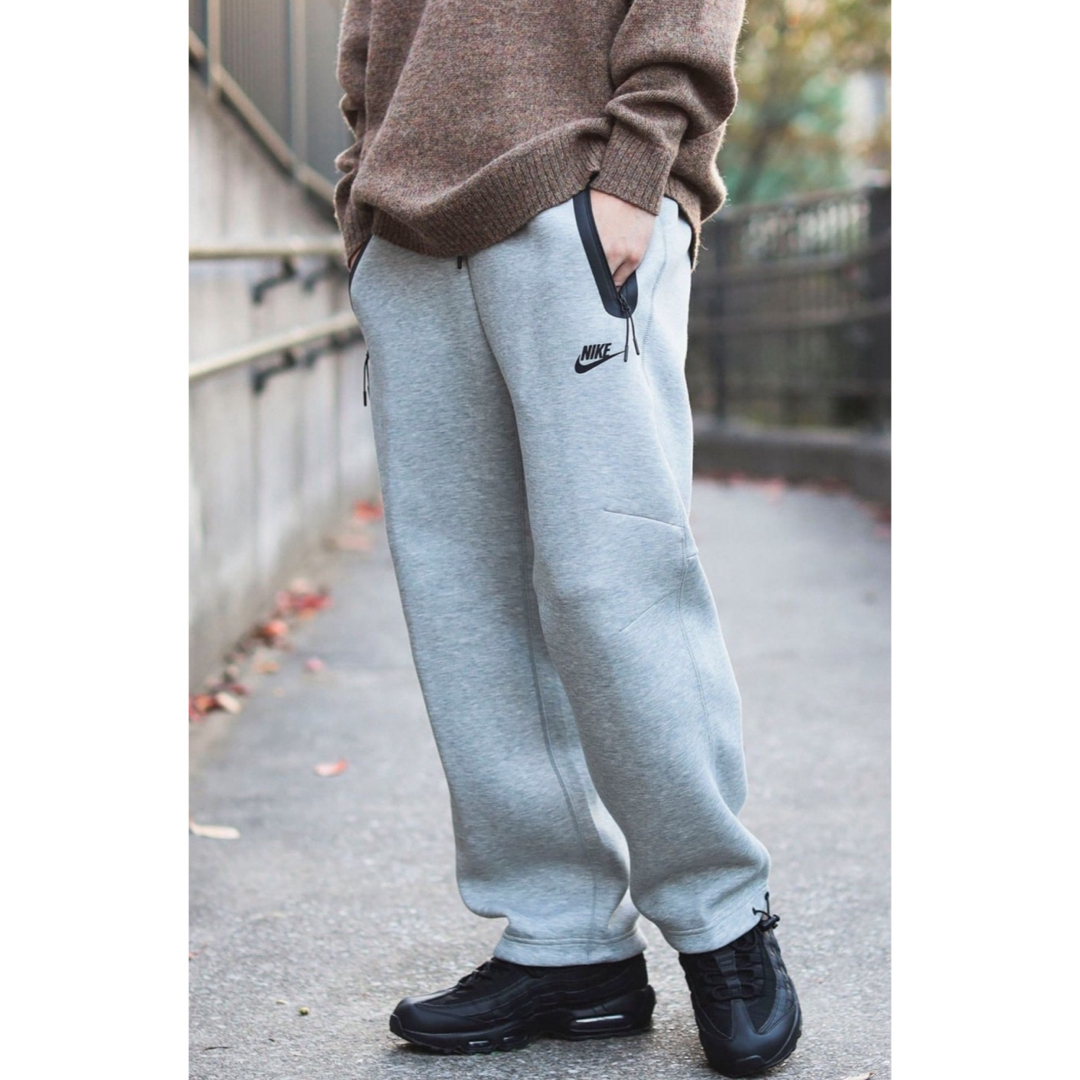 NIKE - ☆新品タグ付☆ ナイキ テック フリース オープンヘム NIKE - ☆新品タグ付☆ ナイキ テック フリース オープンヘム