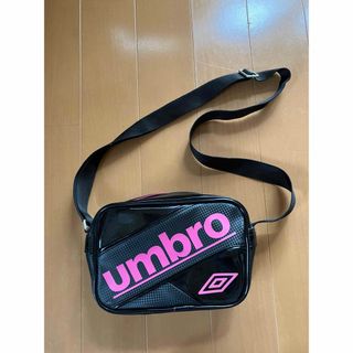 アンブロ(UMBRO)のumbro エナメルミニバッグ　中古　ブラック×ピンク(ポシェット)