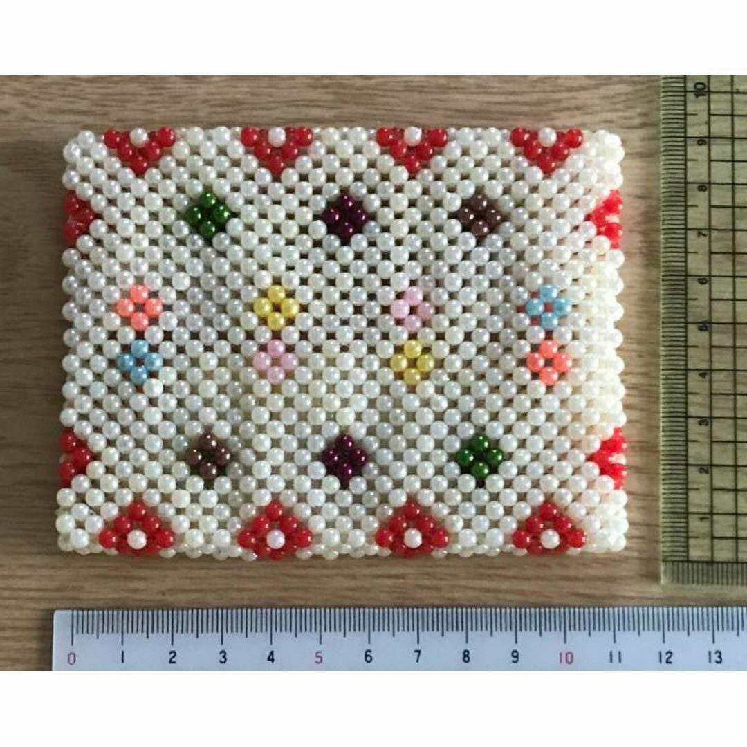 【ハンドメイド】ビーズポケットティッシュケース ハンドメイドのファッション小物(その他)の商品写真